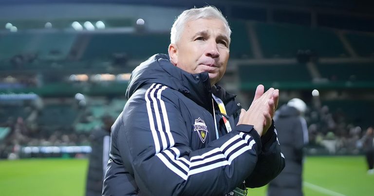 Dan Petrescu, gest lipsit de bun-simț în Coreea de Sud. Explicația sa, și mai penibilă