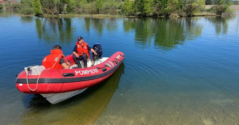 Trupul unui tânăr a fost găsit după 10 zile într-un lac de acumulare din Hunedoara. Fratele lui a făcut descoperirea VIDEO