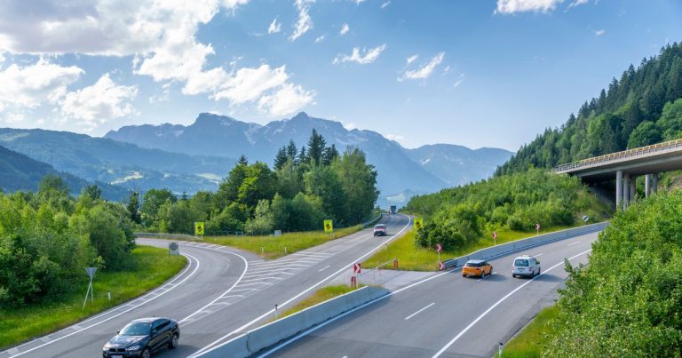 Ce se întâmplă dacă nu achiți amenzile auto primite în străinătate. Noi norme europene